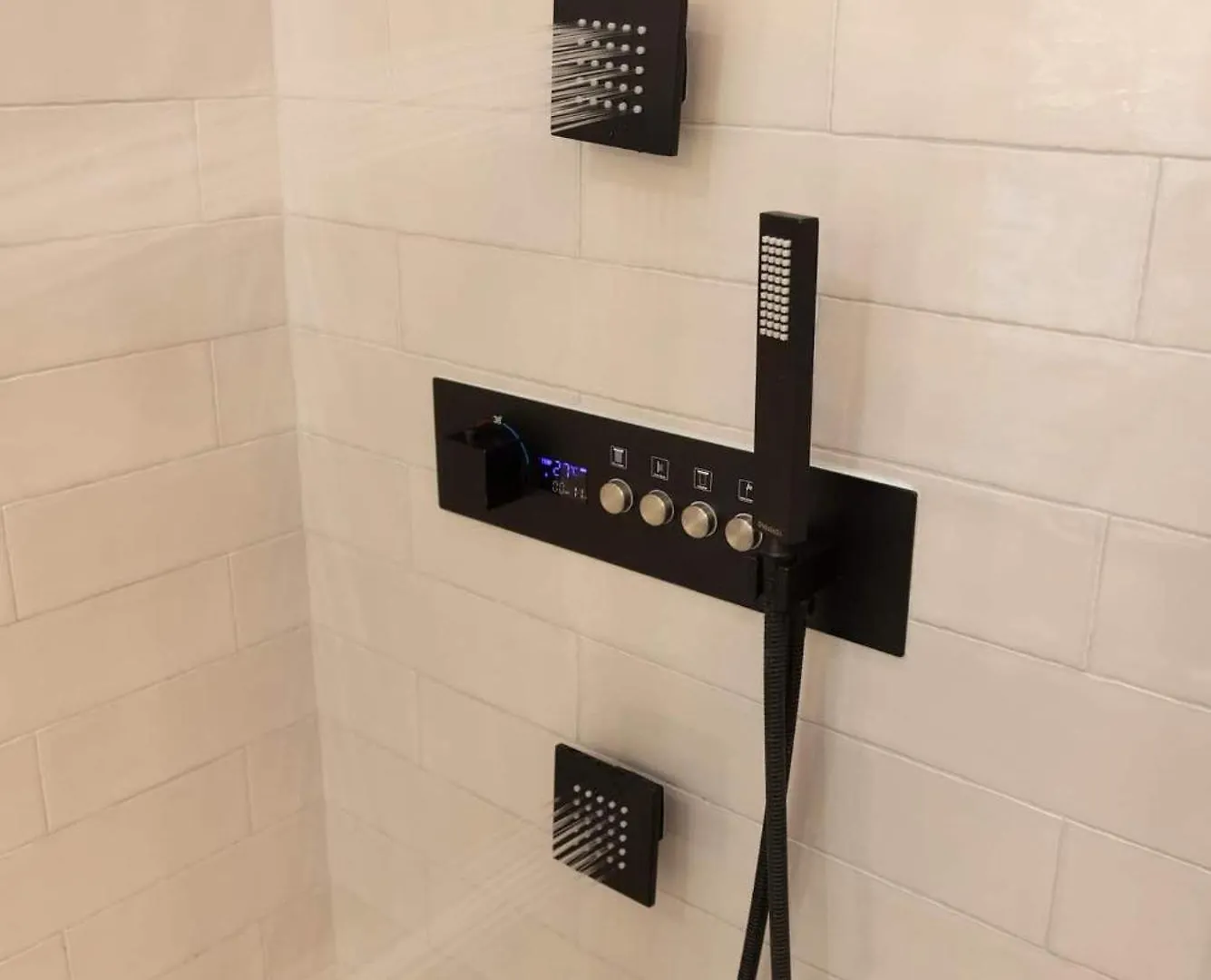 Brand New Listing Modern Hacienda Home Heated Pool Las Vegas Nyaraló